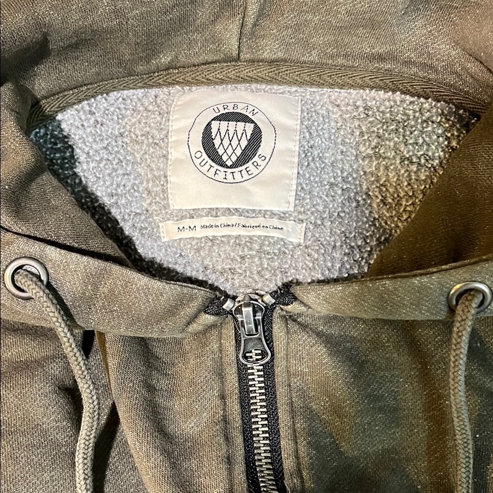 Urban Outfitters Women's Cropped Hoodie Jacket - Picture 3 of 3